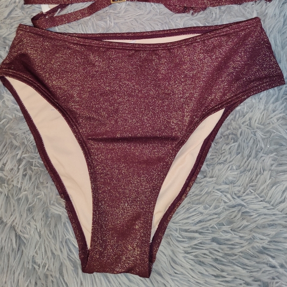 CUPSHE Women's Triangle Tops Cutouts Square Ring Deep V Neck Bikini Sets - Picture 6 of 6